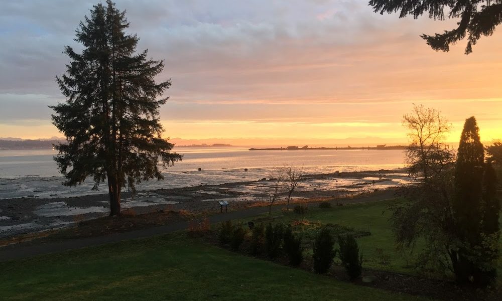 Hands by the Sea Massage Therapy – Andreas Weaver RMT